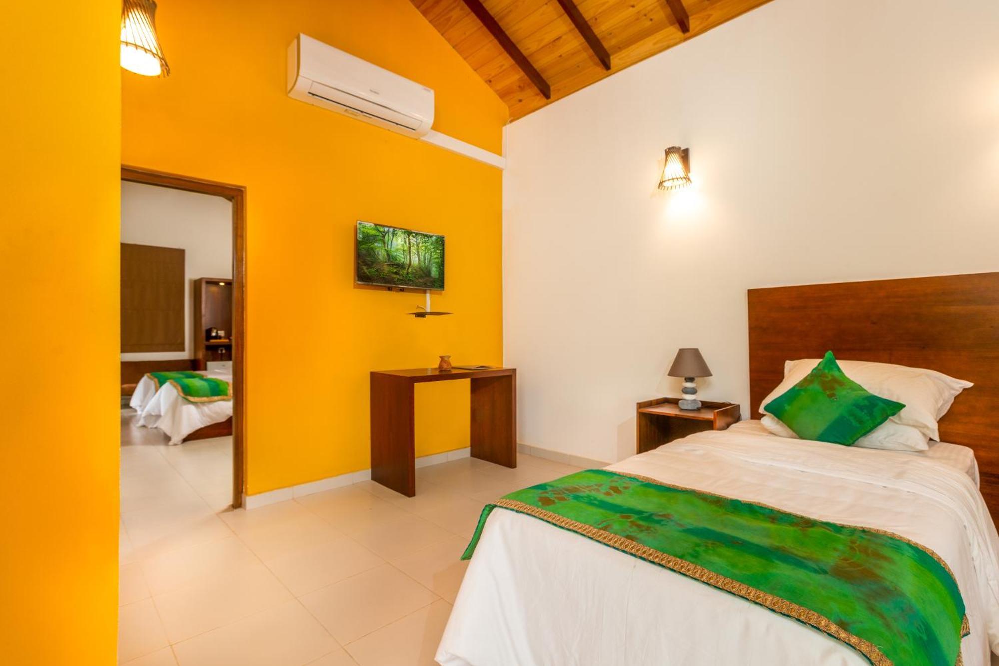 Tranquil Wild Villa Tanamalwila Exterior photo